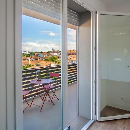 Ltapartments -bilocale Con Parcheggio A 10 Minuti Dalla Torre Апартаменти